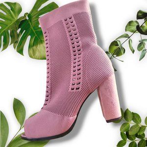 Blush Pink Knit Booties, sz 8.5